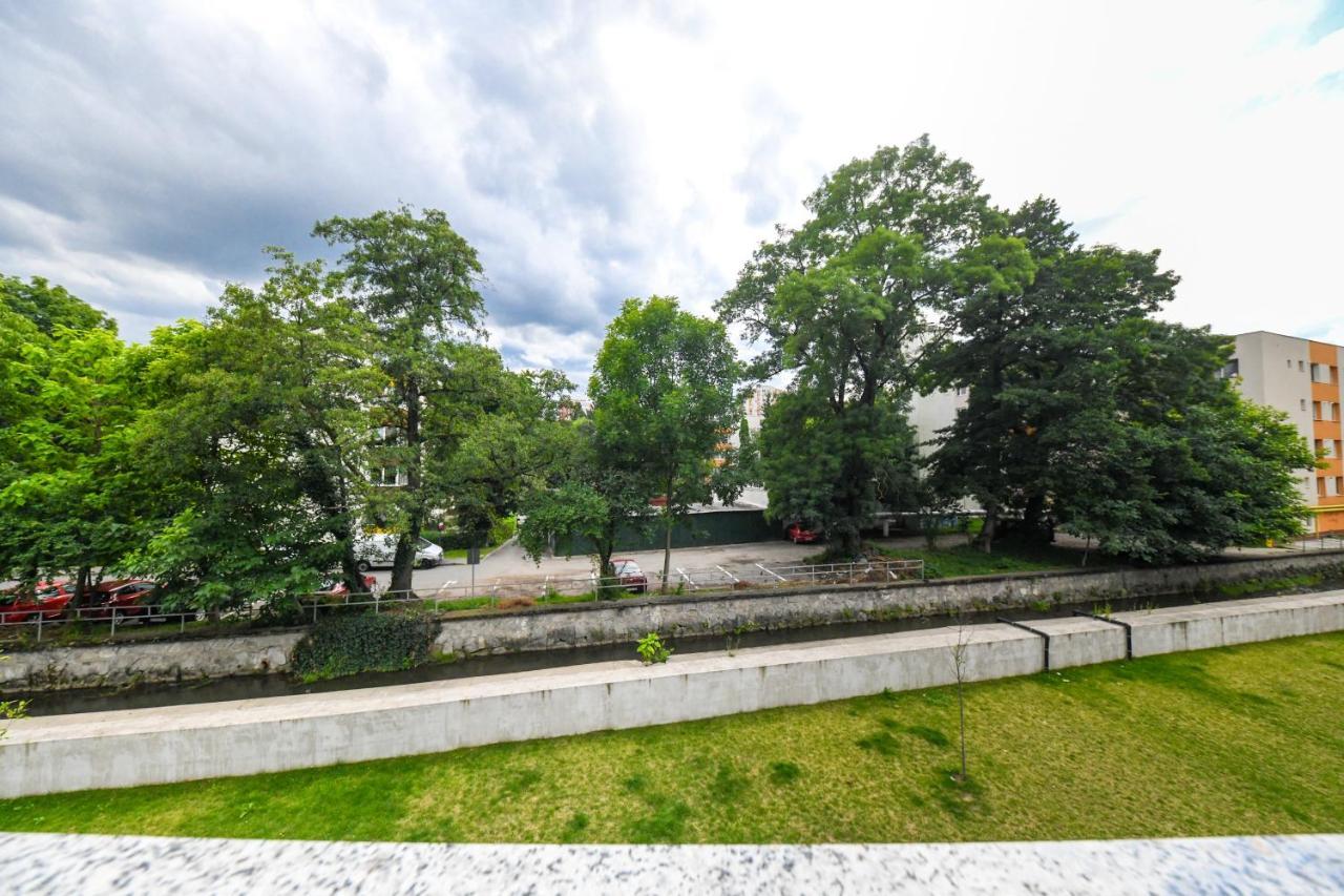 Modern Apartment In A Quiet Area Cluj Napoca Bagian luar foto